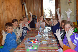 Freuen sich auf die Bastelaktion :-)